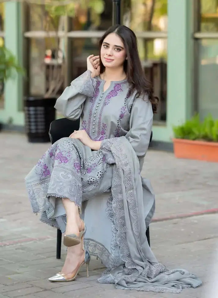 3 Piece Unstitched Heavy Embroidered Lawn Suit (Four-sided Embroidered Chiffon Dupatta)