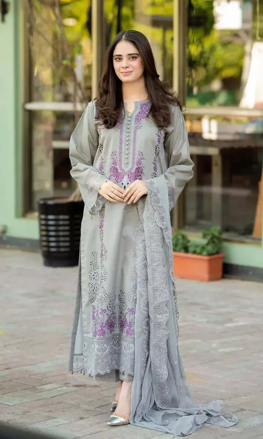 3 Piece Unstitched Heavy Embroidered Lawn Suit (Four-sided Embroidered Chiffon Dupatta)