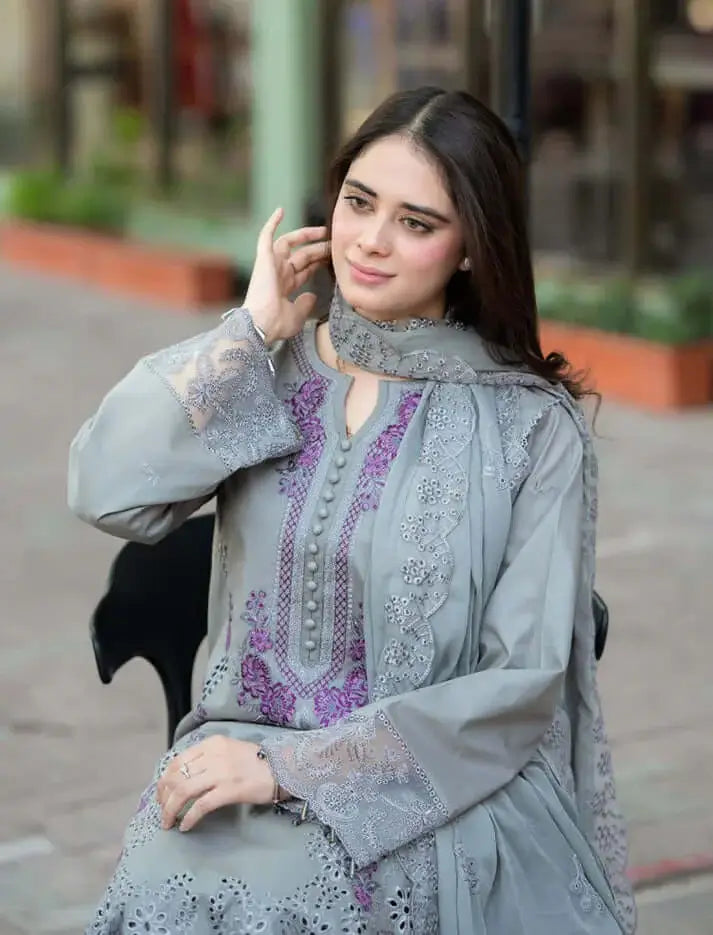 3 Piece Unstitched Heavy Embroidered Lawn Suit (Four-sided Embroidered Chiffon Dupatta)